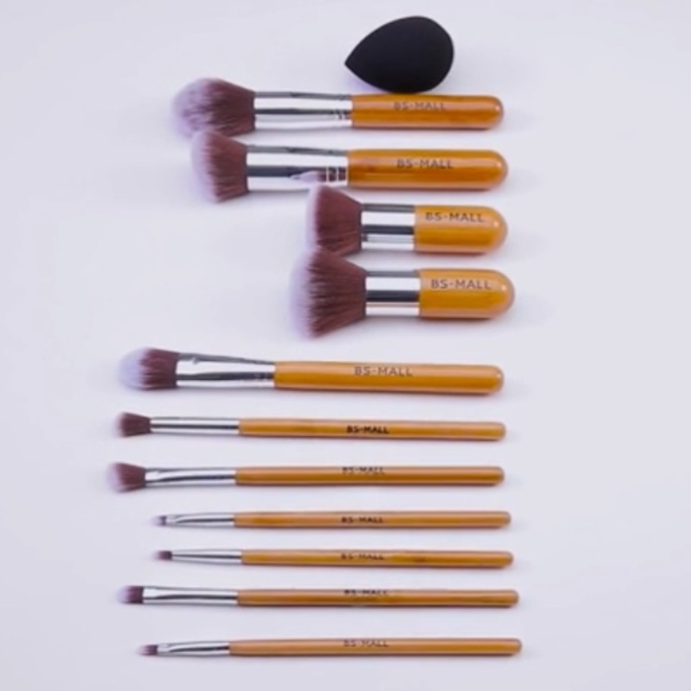 💋 LAST ONE! New Make up brushes and beauty bender - Picture 7 of 8